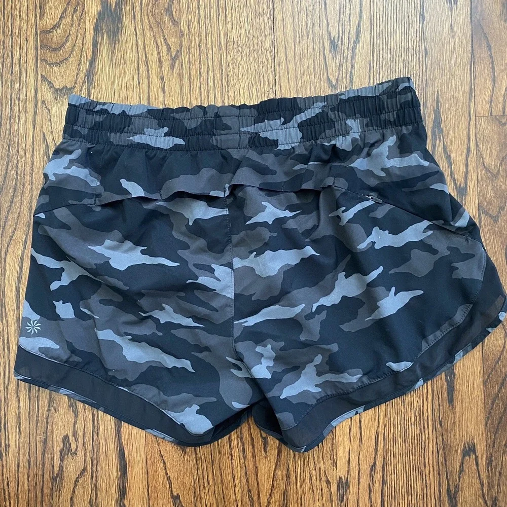 Athleta Women's Racer Run Shorts 4‎ Camo Gray Black Size S Athleisure Gym Sporty
